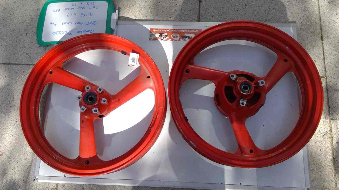 2XT Yamaha TZR250 wider wheels front & rear 2.75 3.5 inch F44 R57 Red