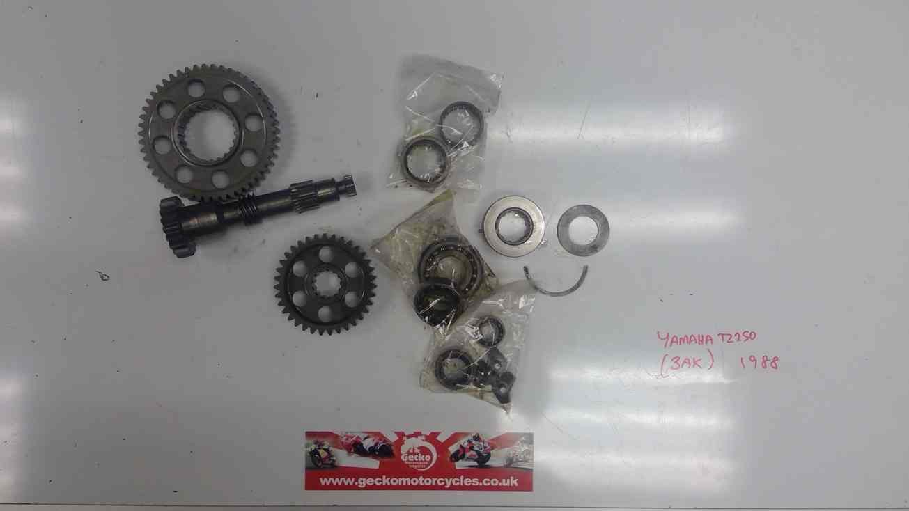 3AK Yamaha TZ250 counter shaft primary gears bearings 5F7