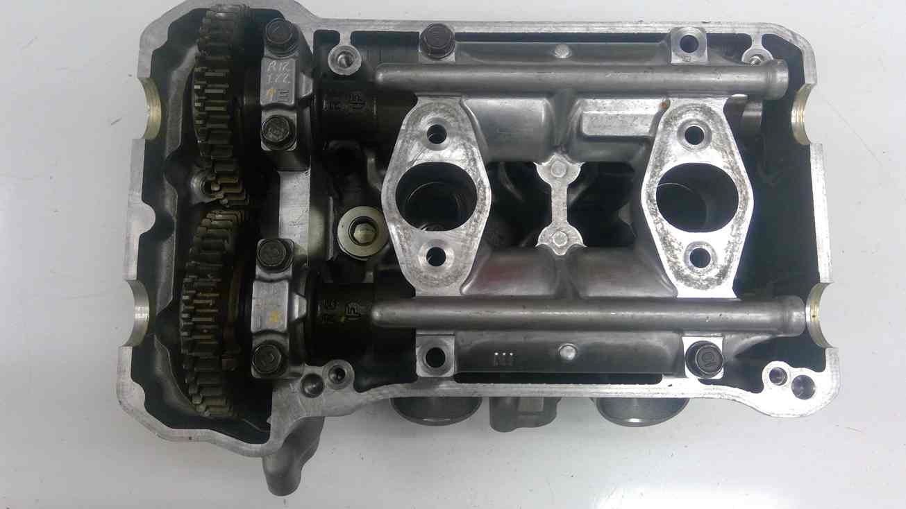 RC45 Honda RVF750 cylinder head